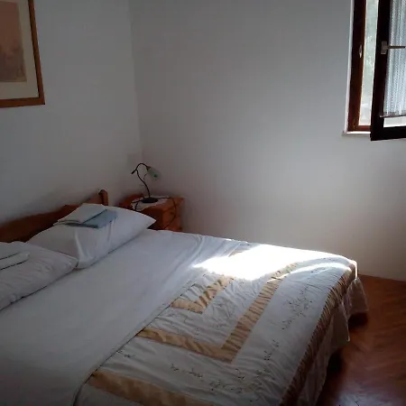 04 - Laurel Apartment